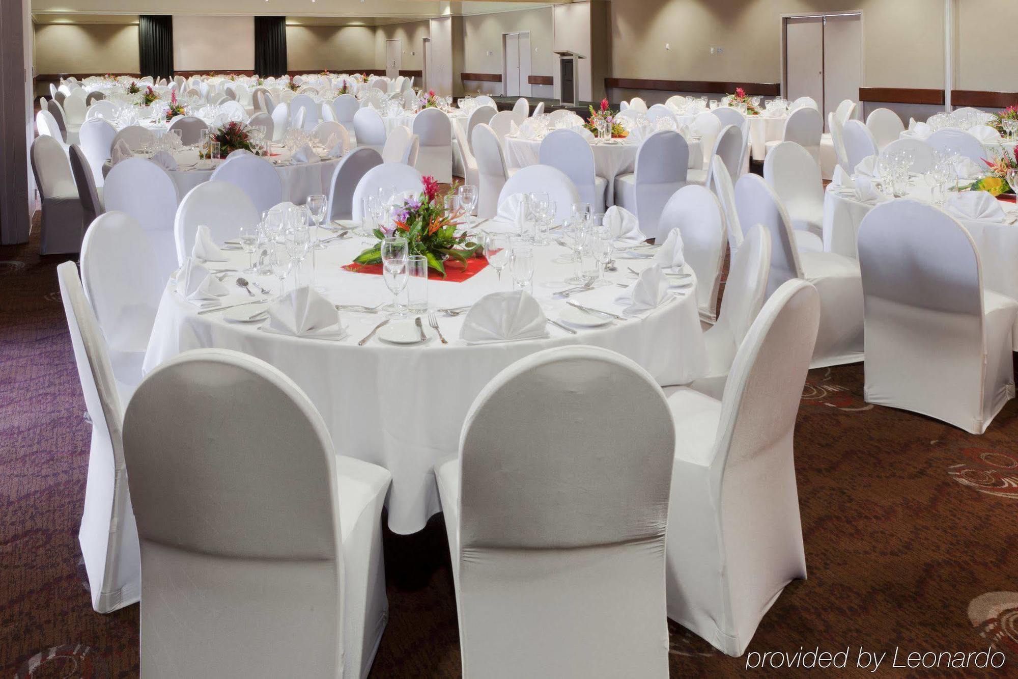 Crown Hotel Port Moresby Restoran gambar